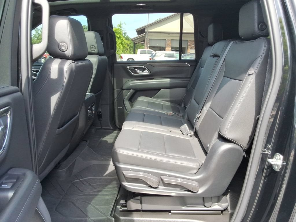 2023 Chevrolet Suburban LT