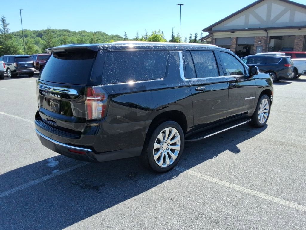 2023 Chevrolet Suburban LT