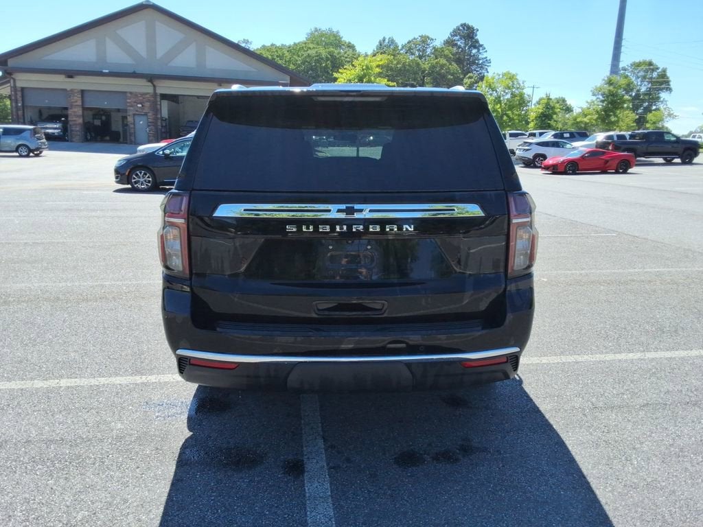 2023 Chevrolet Suburban LT