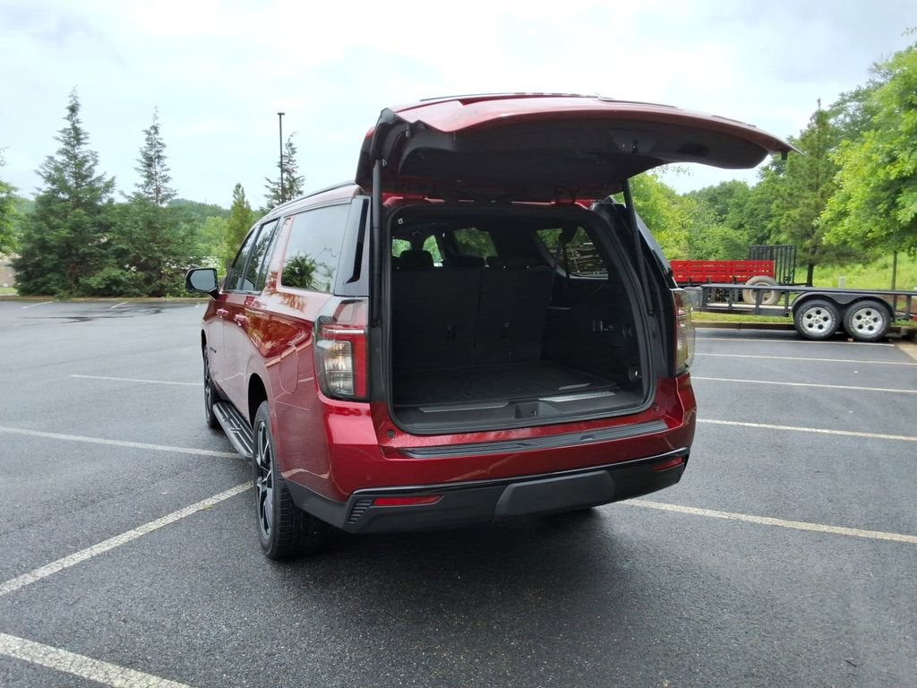 2023 Chevrolet Suburban RST
