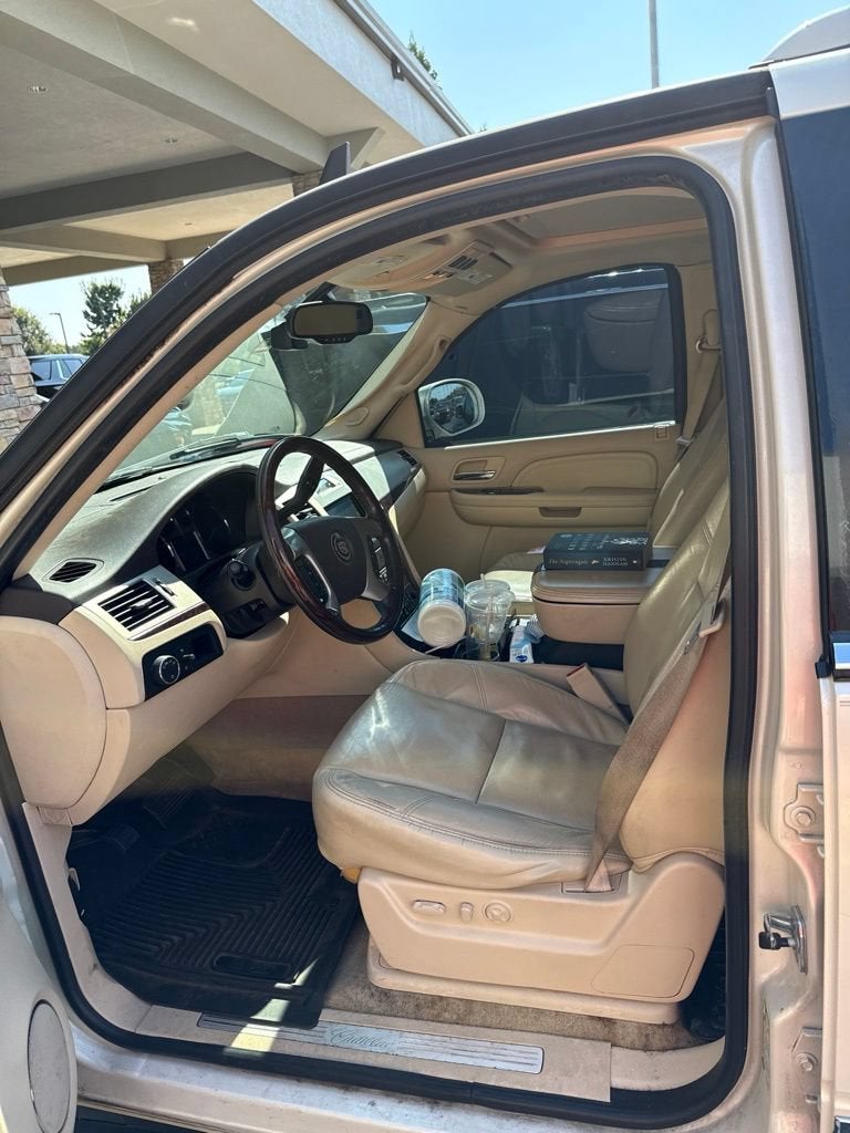 2007 Cadillac Escalade Standard