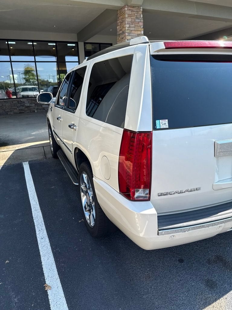 2007 Cadillac Escalade Standard