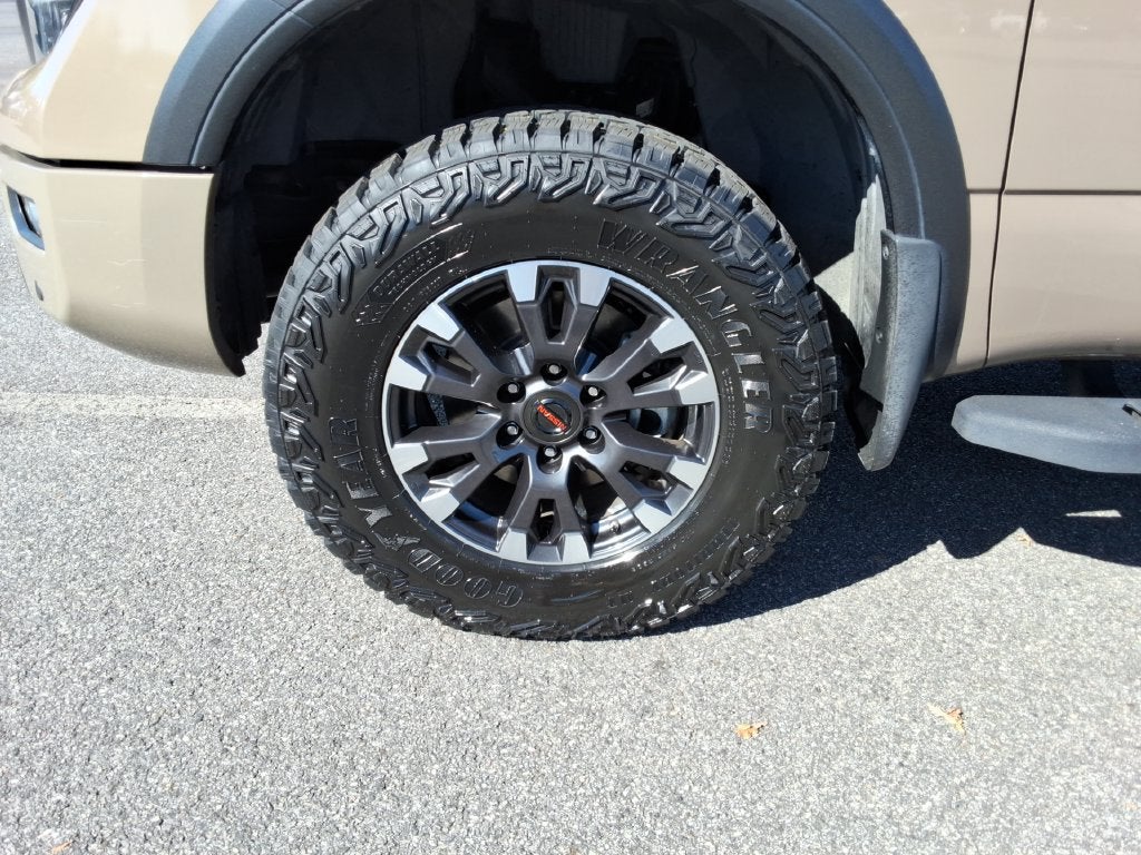 2020 Nissan TITAN Crew Cab PRO-4X 4x4