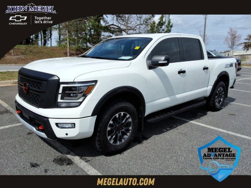 2024 Nissan TITAN Crew Cab PRO-4X 4x4