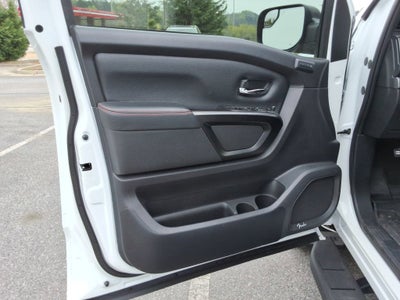 2024 Nissan TITAN Crew Cab PRO-4X 4x4