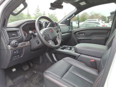 2024 Nissan TITAN Crew Cab PRO-4X 4x4