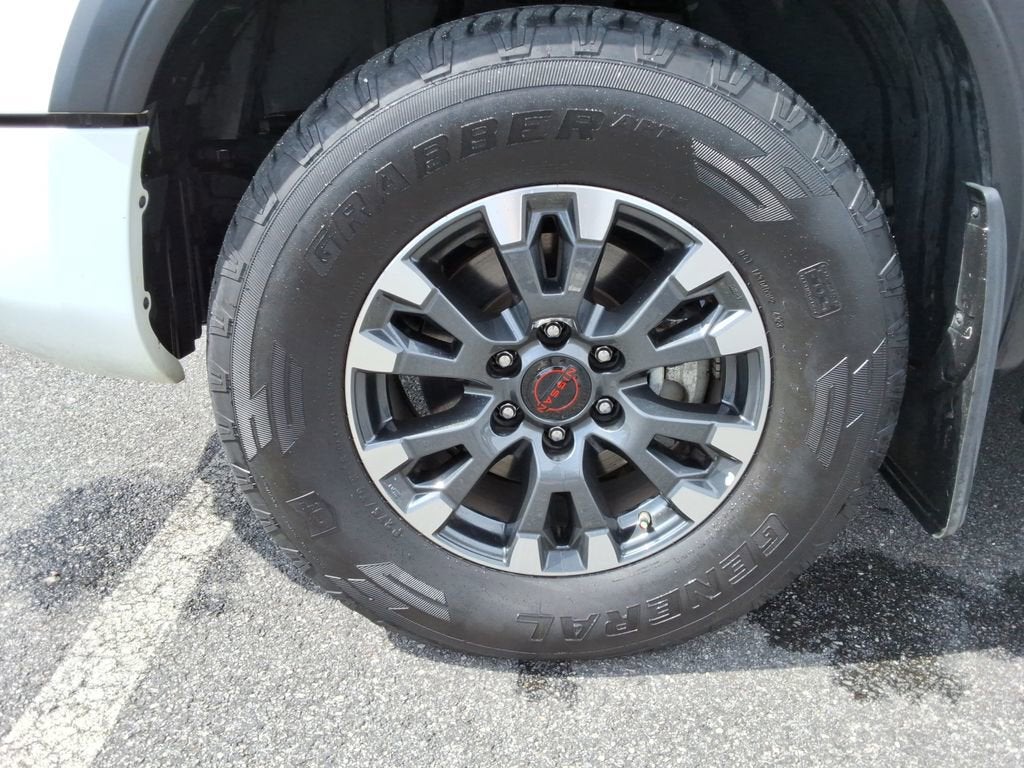 2024 Nissan TITAN Crew Cab PRO-4X 4x4