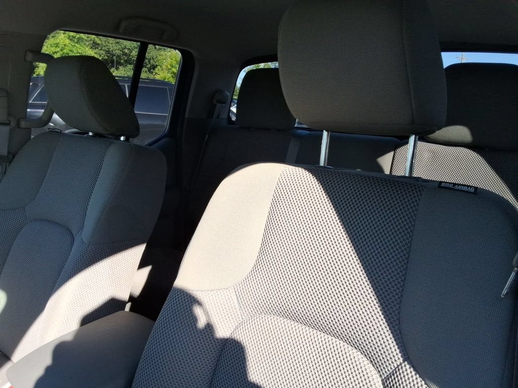 2021 Nissan Frontier Crew Cab SV 4x2