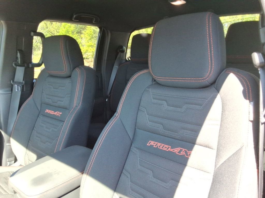 2024 Nissan Frontier Crew Cab PRO-4X 4x4