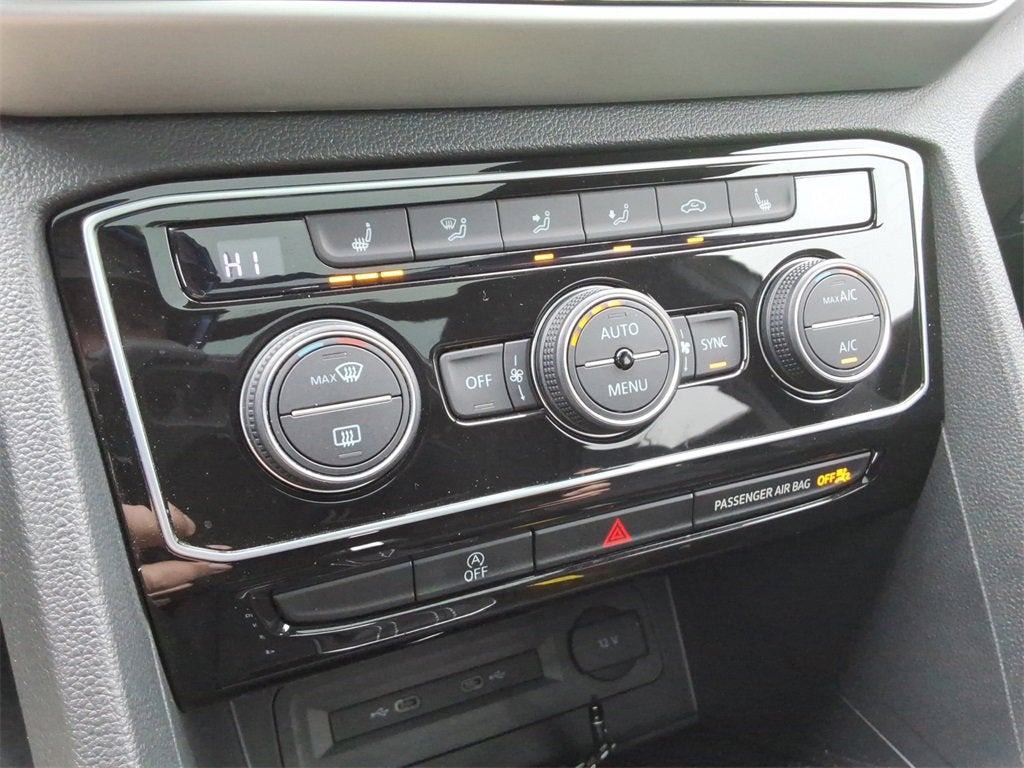 2022 Volkswagen Atlas Cross Sport 3.6L V6 SE w/Technology