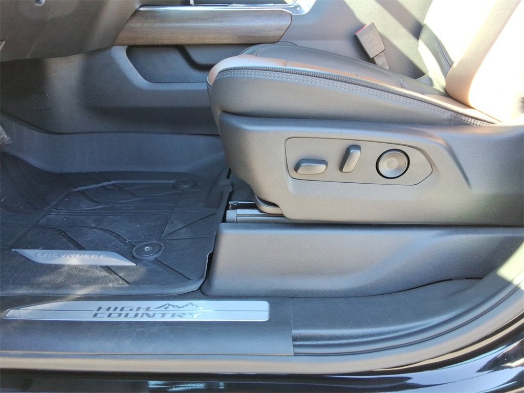 2025 Chevrolet Silverado 3500 HD High Country