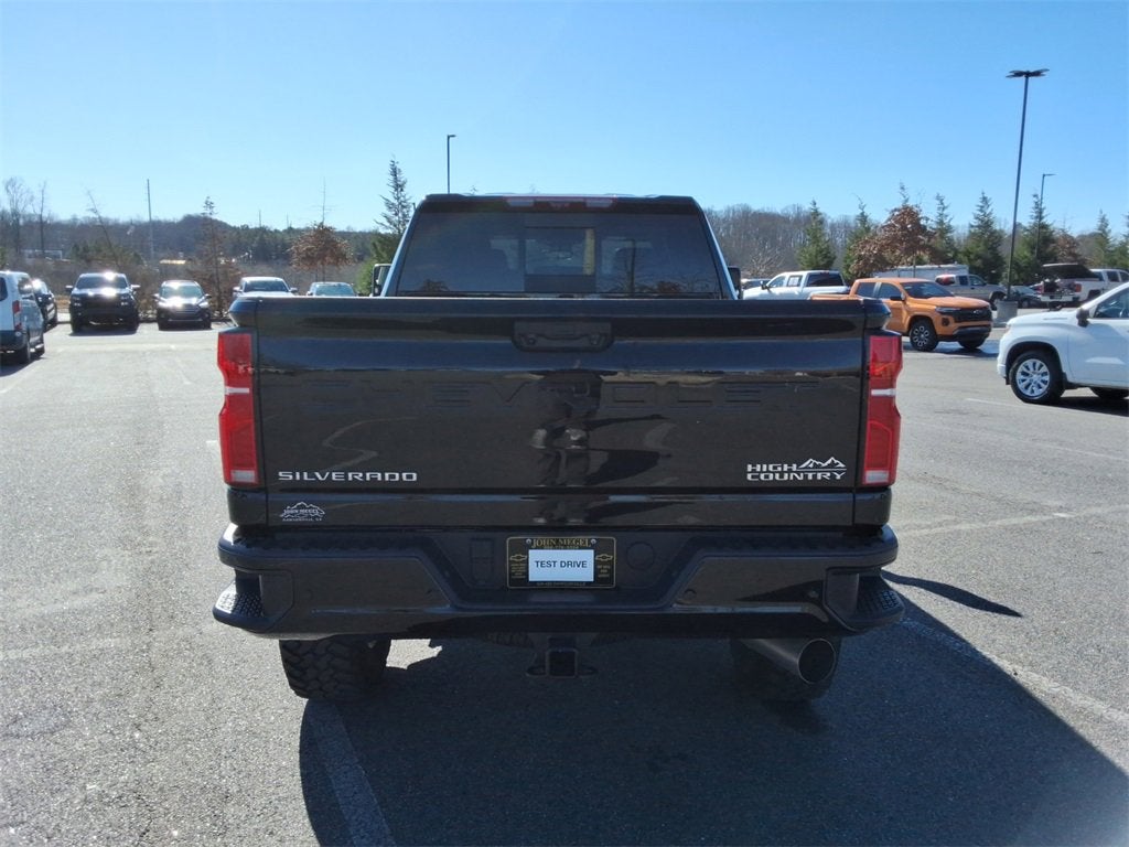 2025 Chevrolet Silverado 3500 HD High Country