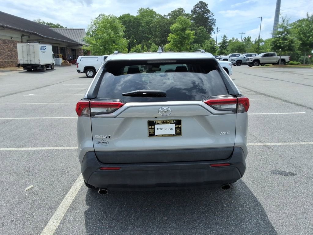 2020 Toyota RAV4 XLE