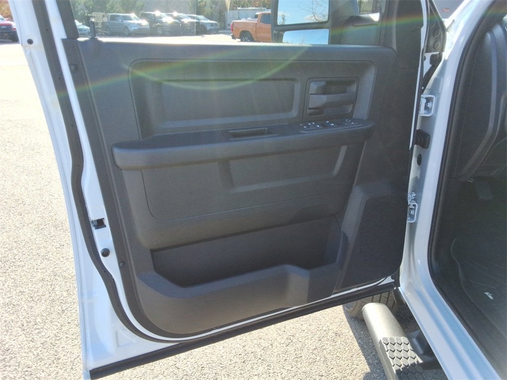 2026 RAM 3500 Tradesman Crew Cab 4x4 8' Box