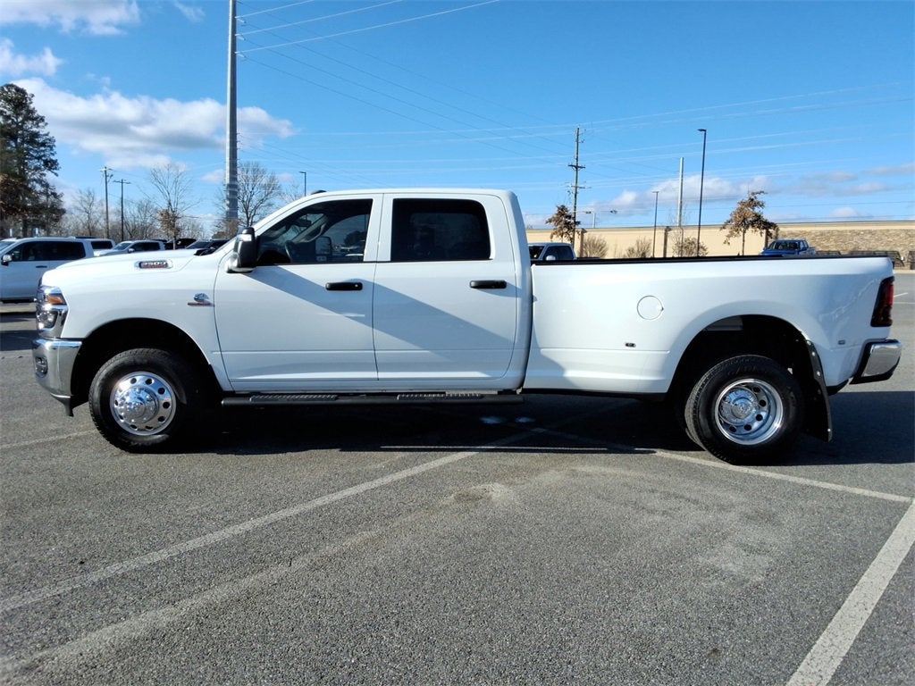 2026 RAM 3500 Tradesman Crew Cab 4x4 8' Box