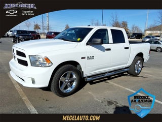2017 RAM 1500 Express Crew Cab 4x4 5'7" Box