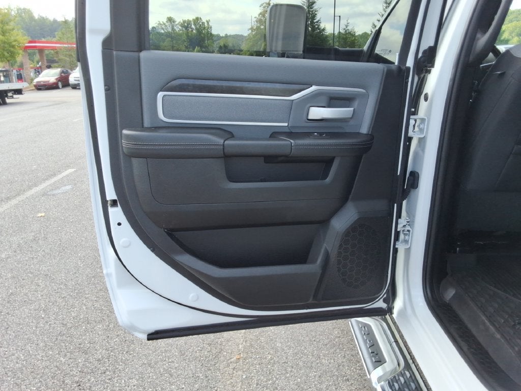 2021 RAM 2500 Big Horn Crew Cab 4x4 6'4" Box