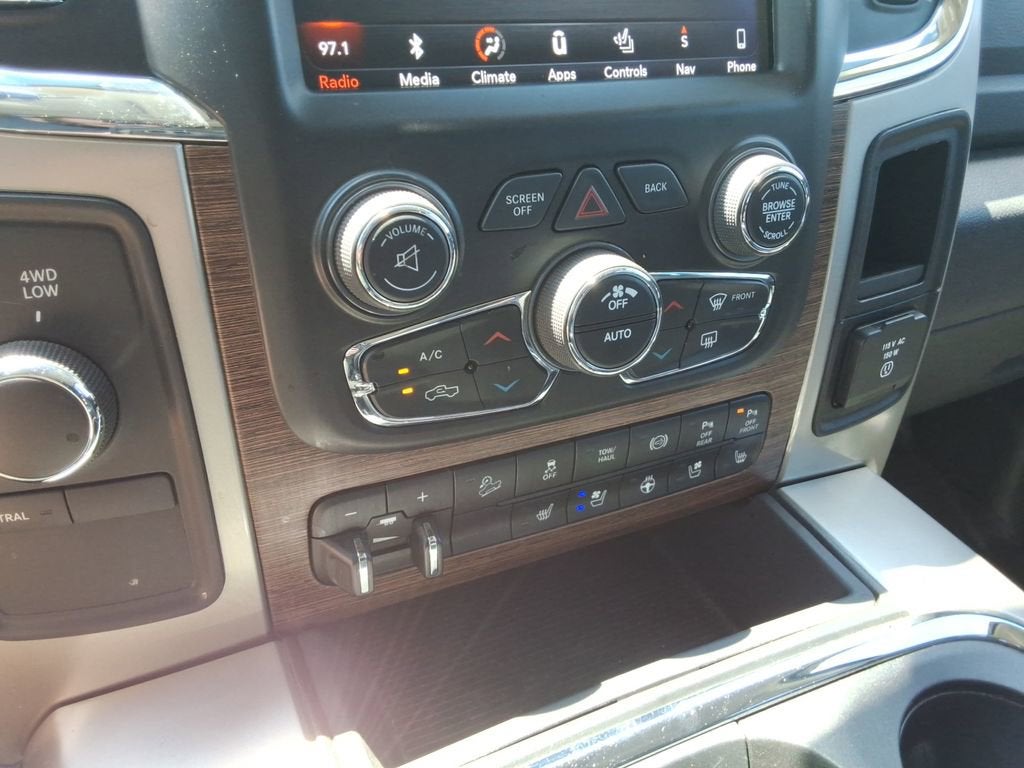 2018 RAM 2500 Laramie Crew Cab 4x4 6'4" Box