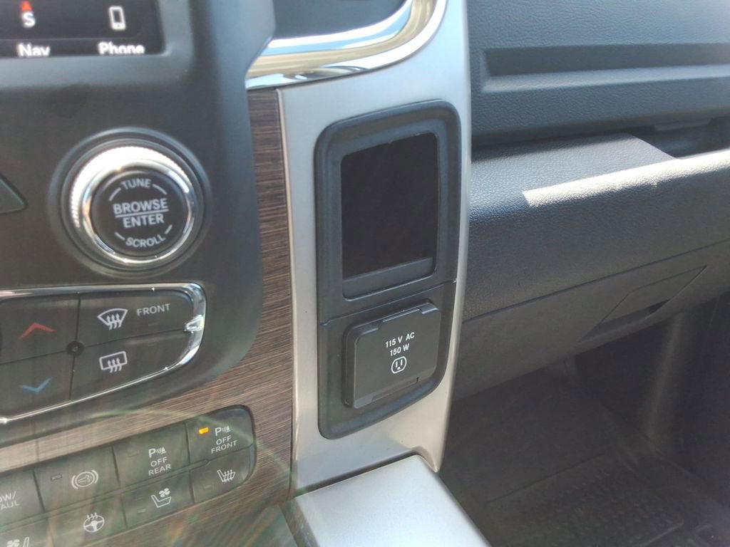 2018 RAM 2500 Laramie Crew Cab 4x4 6'4" Box