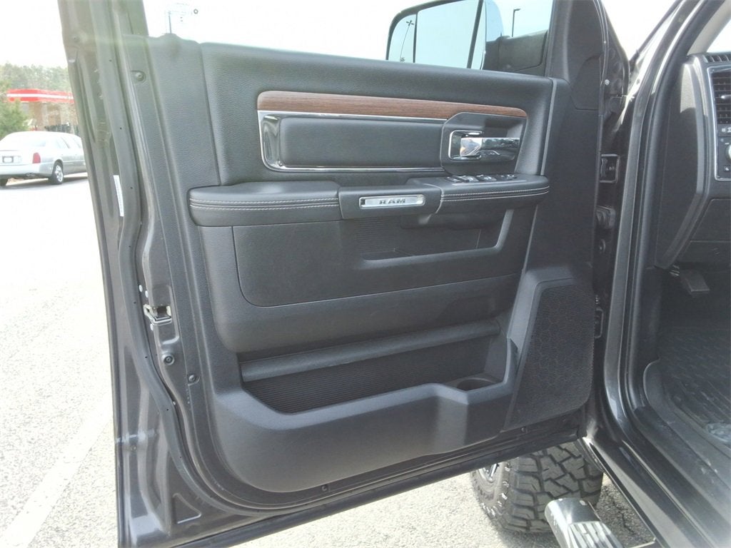 2018 RAM 2500 Laramie Crew Cab 4x4 6'4" Box