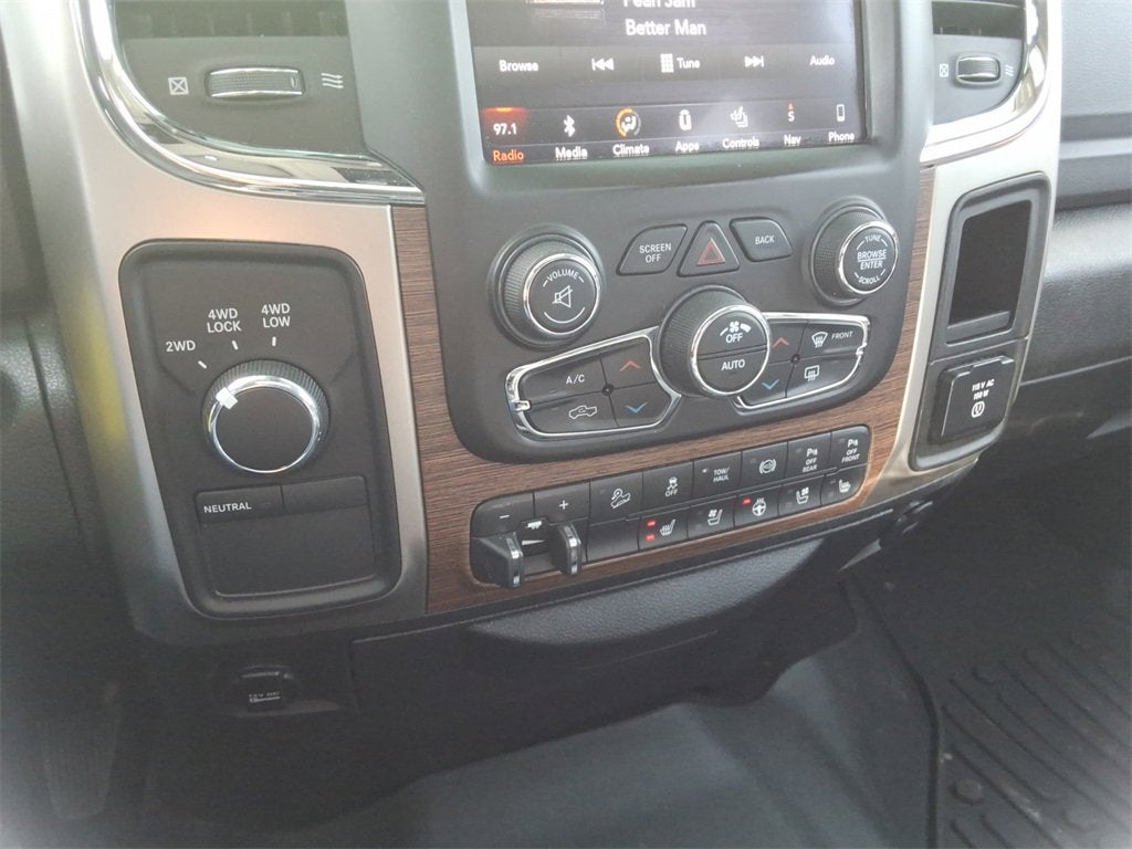 2018 RAM 2500 Laramie Crew Cab 4x4 6'4" Box