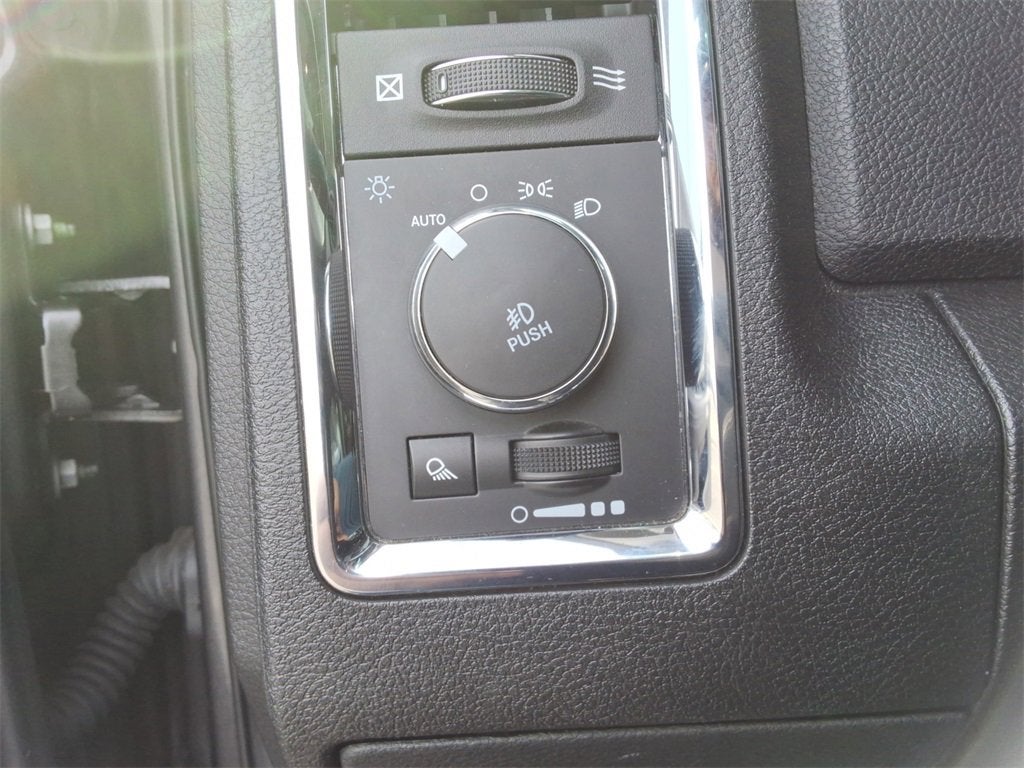 2018 RAM 2500 Laramie Crew Cab 4x4 6'4" Box