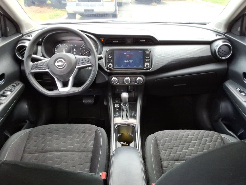 2023 Nissan Kicks SV Xtronic CVT