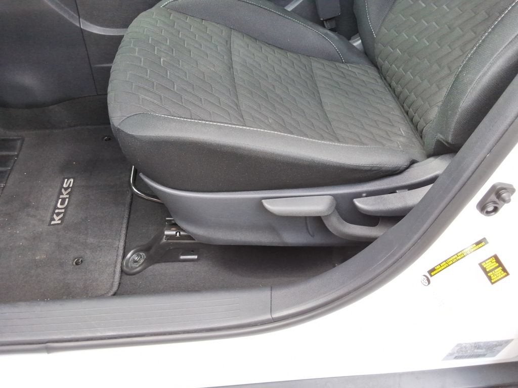 2023 Nissan Kicks SV Xtronic CVT