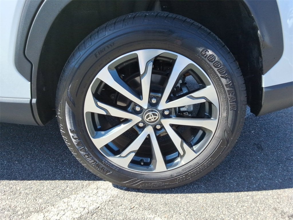 2025 Toyota Corolla Cross XLE