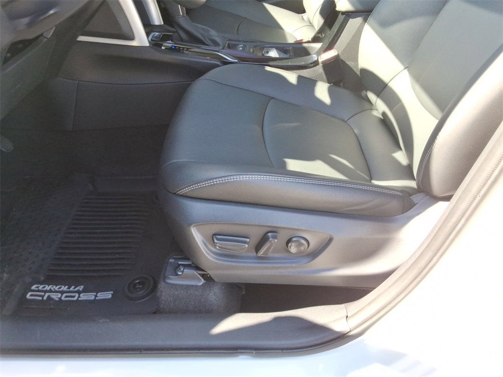 2025 Toyota Corolla Cross XLE