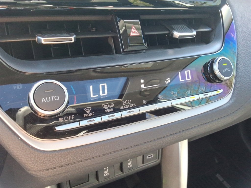 2025 Toyota Corolla Cross XLE