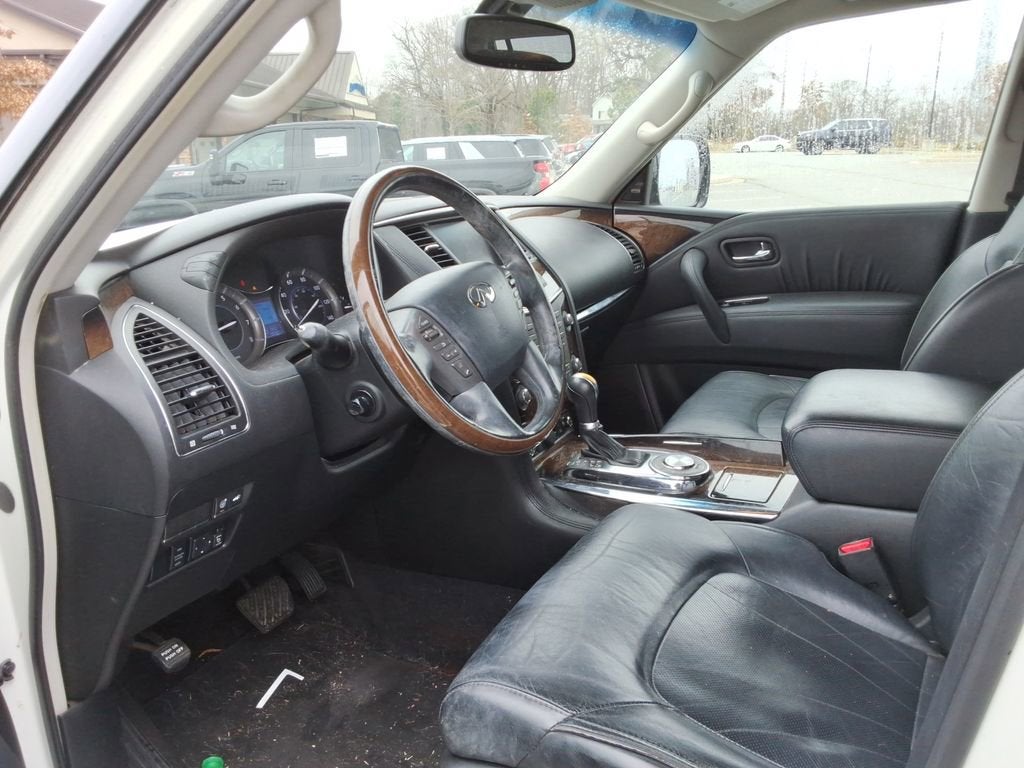 2012 INFINITI QX56 7-passenger