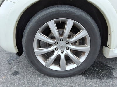 2012 INFINITI QX56 7-passenger