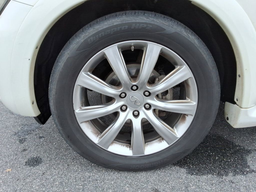 2012 INFINITI QX56 7-passenger