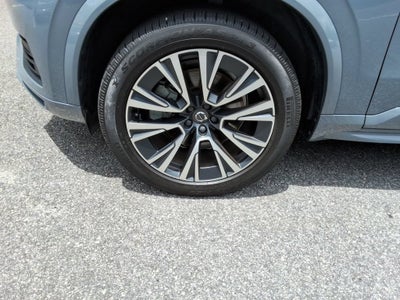 2022 Volvo XC90 T5 Momentum 7 Passenger