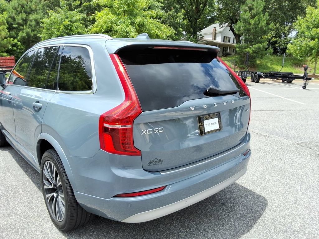 2022 Volvo XC90 T5 Momentum 7 Passenger