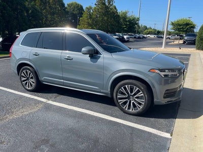 2022 Volvo XC90 T5 Momentum 7 Passenger