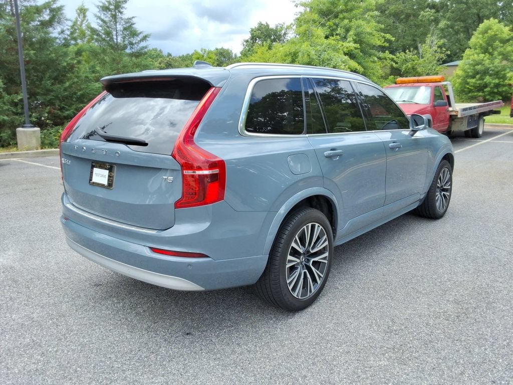 2022 Volvo XC90 T5 Momentum 7 Passenger