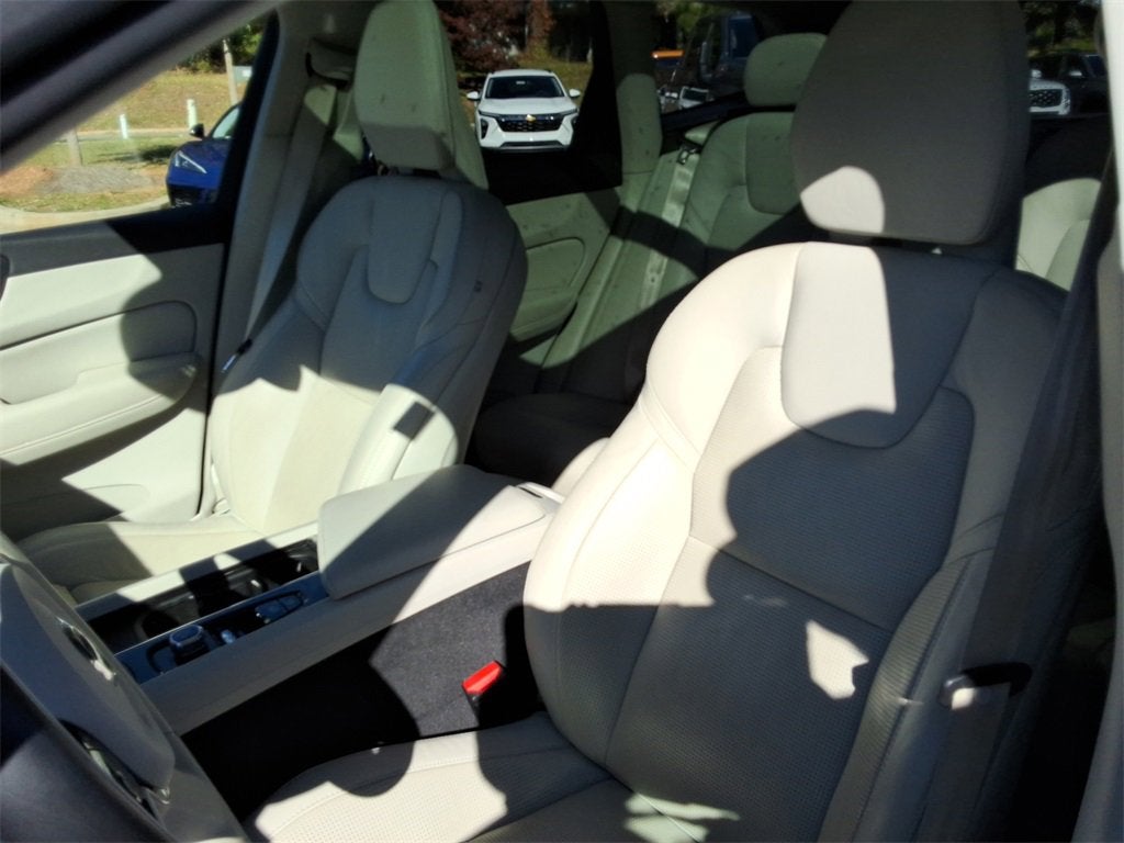 2021 Volvo XC60 Recharge Plug-In Hybrid T8 Inscription