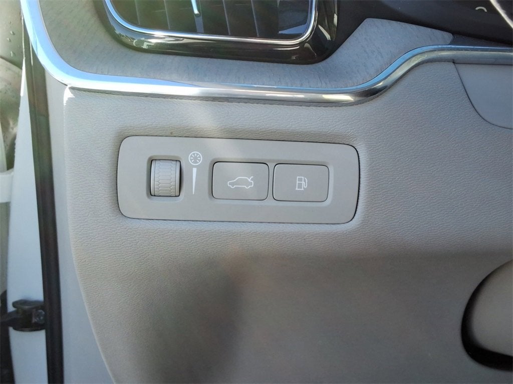 2021 Volvo XC60 Recharge Plug-In Hybrid T8 Inscription