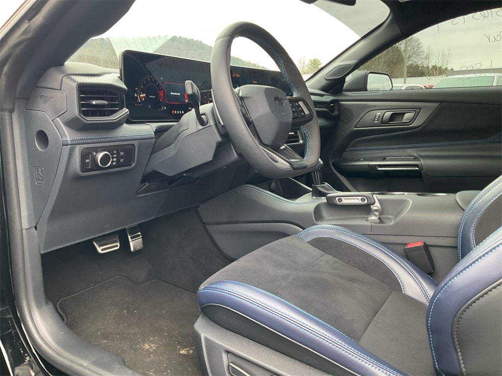 2025 Ford Mustang Dark Horse