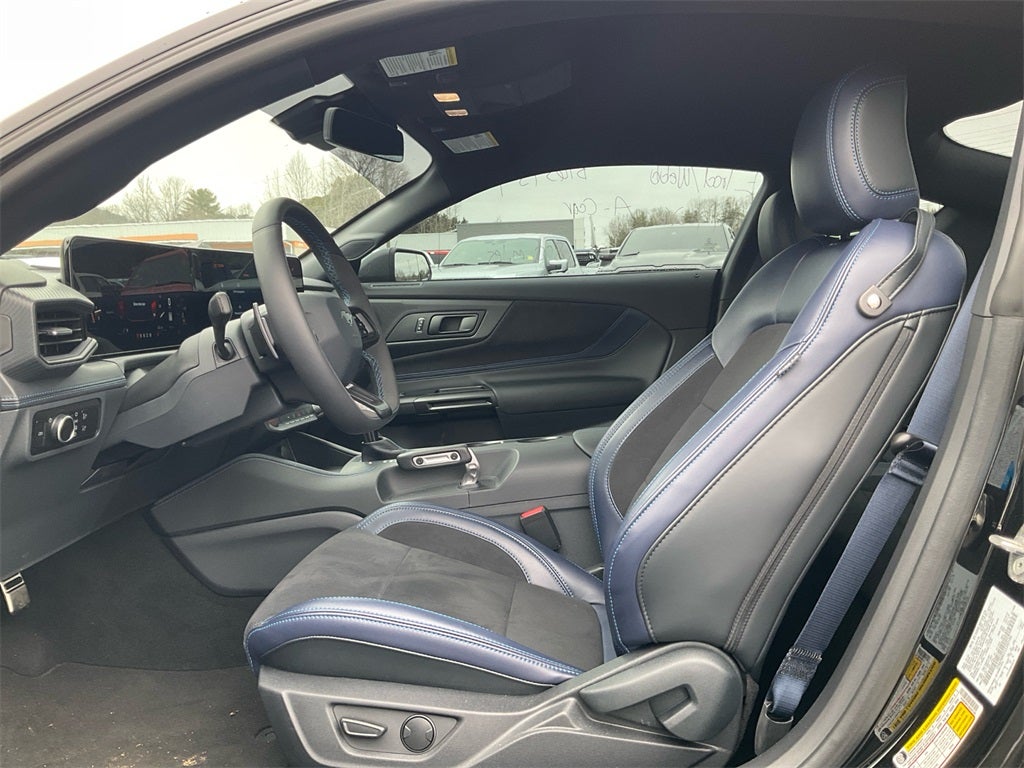 2025 Ford Mustang Dark Horse