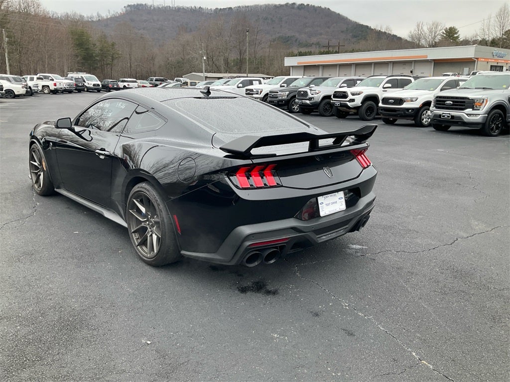 2025 Ford Mustang Dark Horse