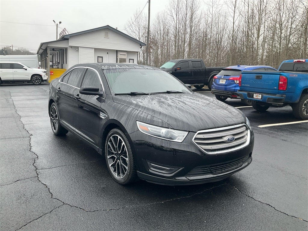 2018 Ford Taurus SEL