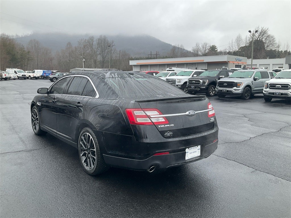 2018 Ford Taurus SEL