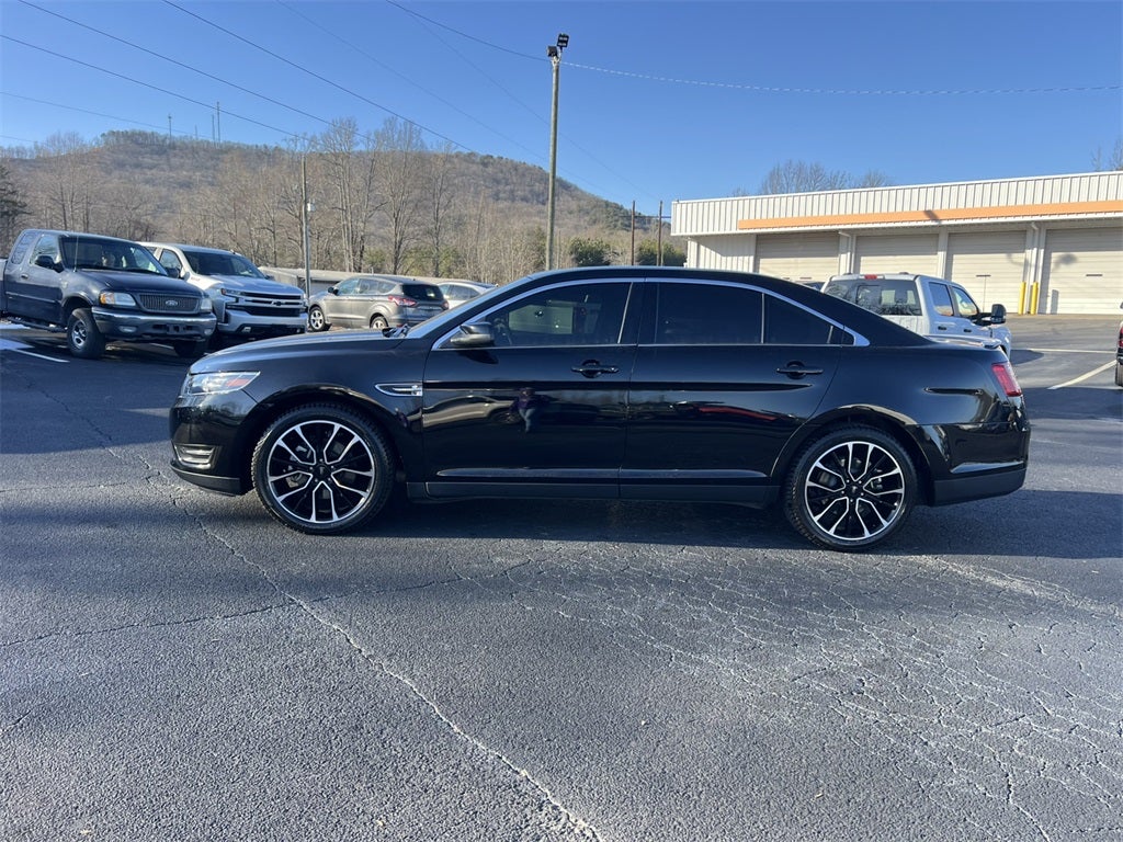 2018 Ford Taurus SEL