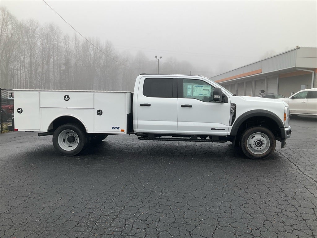 2025 Ford F-450SD XL DRW- Service Body w/Master Locks