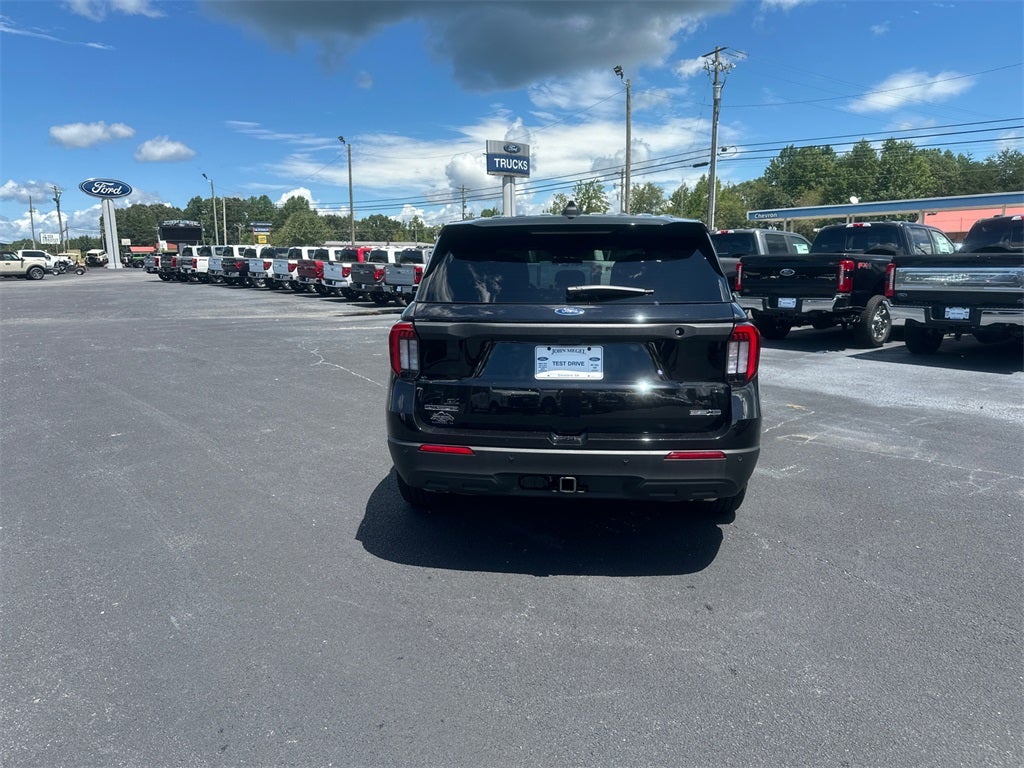2025 Ford Utility Police Interceptor Base