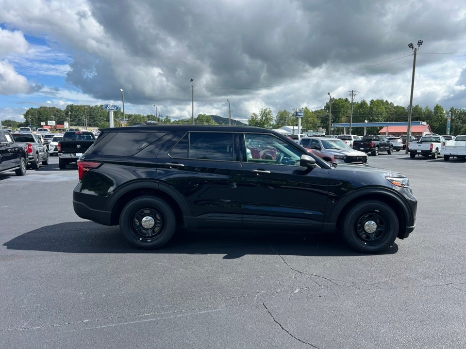 2025 Ford Utility Police Interceptor Base