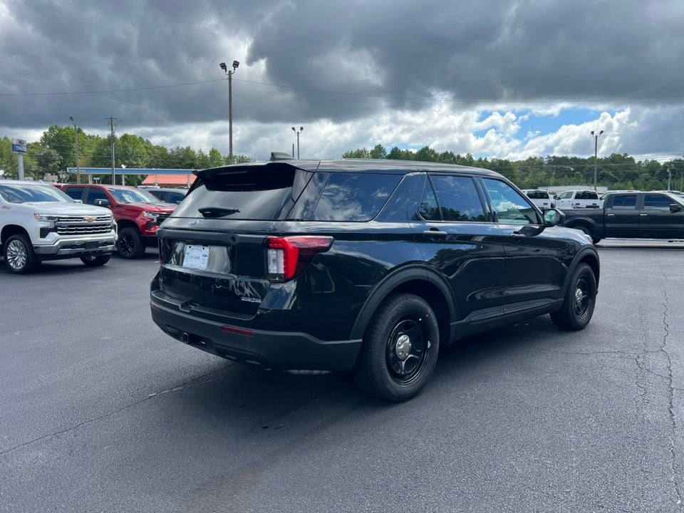 2025 Ford Utility Police Interceptor Base